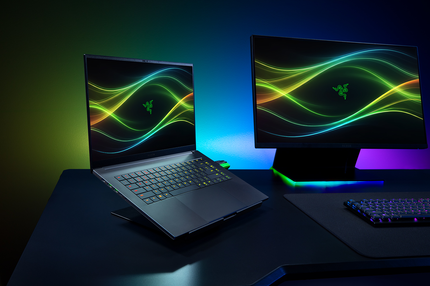Razer Blade 16 — Intel Core Ultra 9 386H, GeForce RTX 5080 (16 GB GDDR7 Vram), 32 GB RAM, 1 TB Ssd, QHD+ 240 Hz Oled, Black, цвет: Чёрный — фото 7