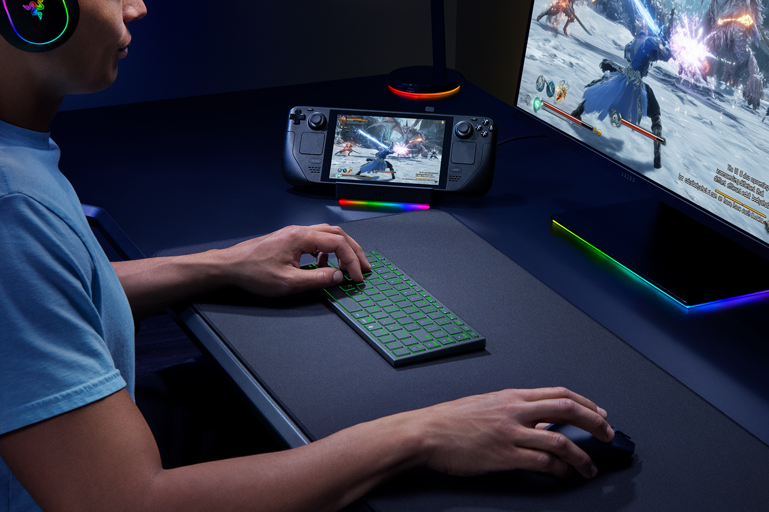Razer joro tipkovnica med igranjem na prenosni gaming postavitvi