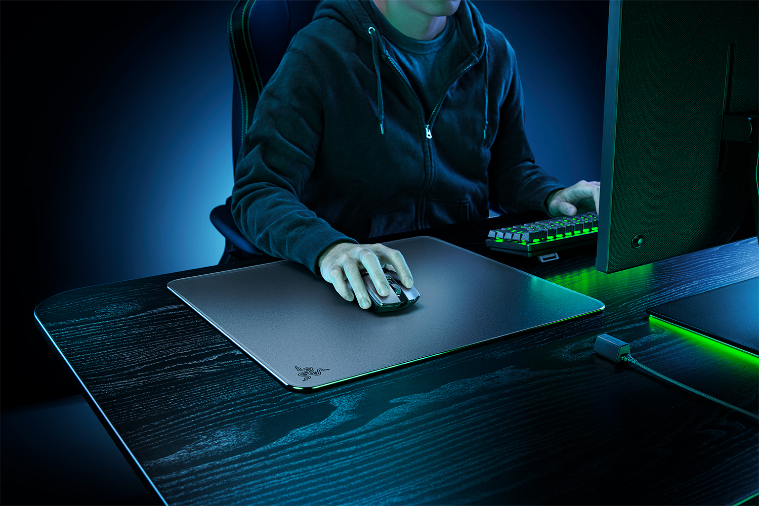 Razer Atlas Black Tempered Glass Mouse Mat Detail