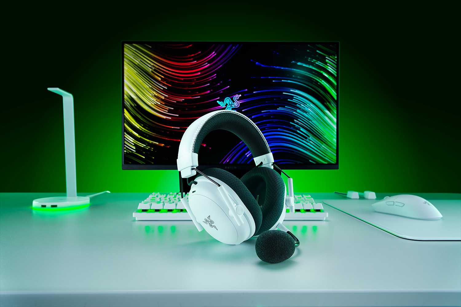 Razer blackshark v3 pro bele gaming slušalke sprednji pogled