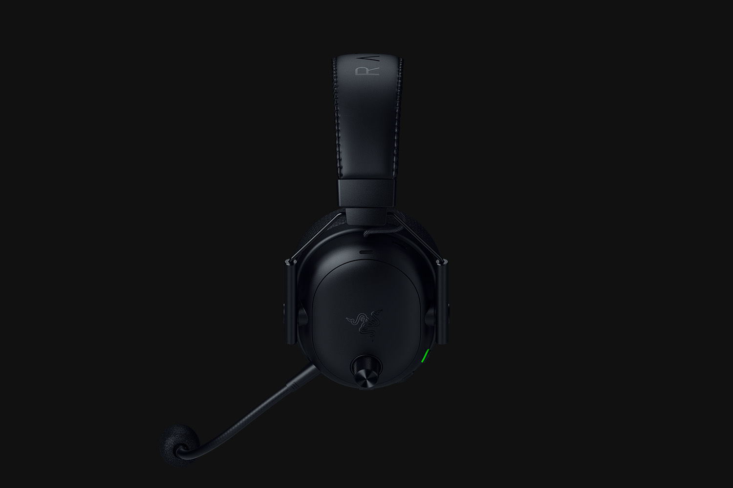 Razer blackshark v3 pro črne slušalke pogled na konstrukcijo in mikrofon