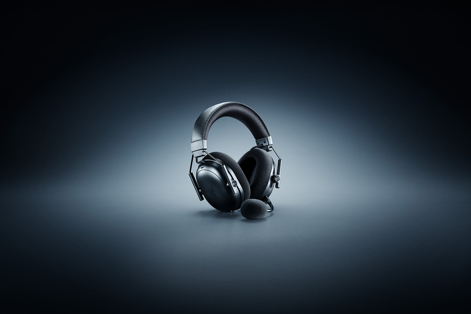 Razer blackshark v3 pro črne slušalke pogled s strani