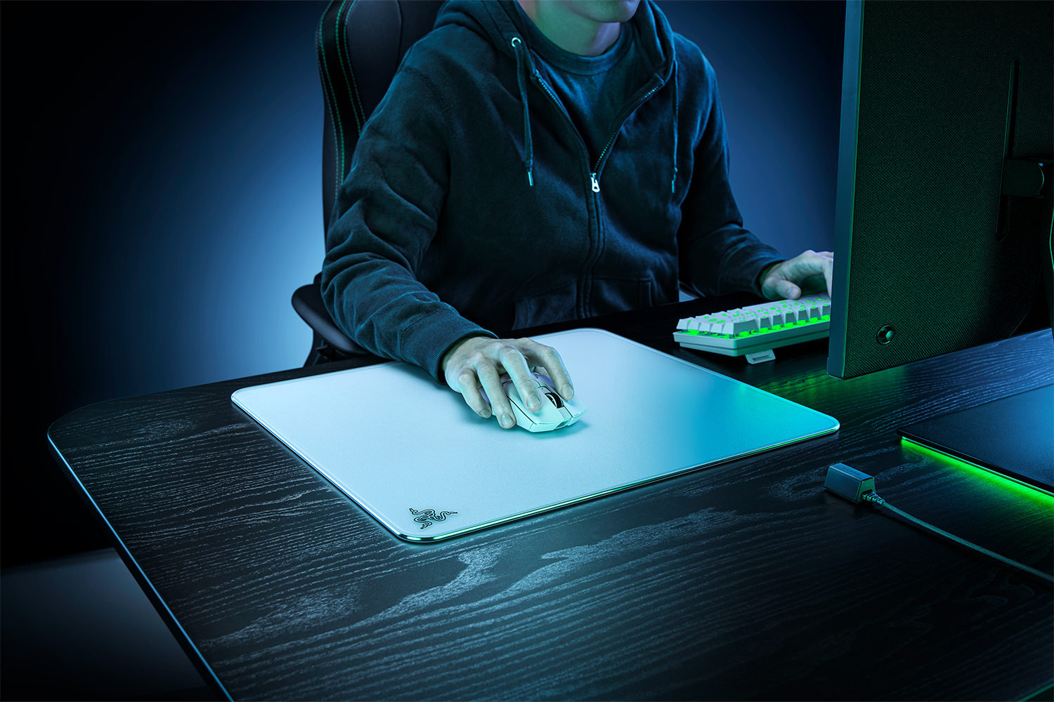 Razer Atlas White Tempered Glass Mouse Mat Detail