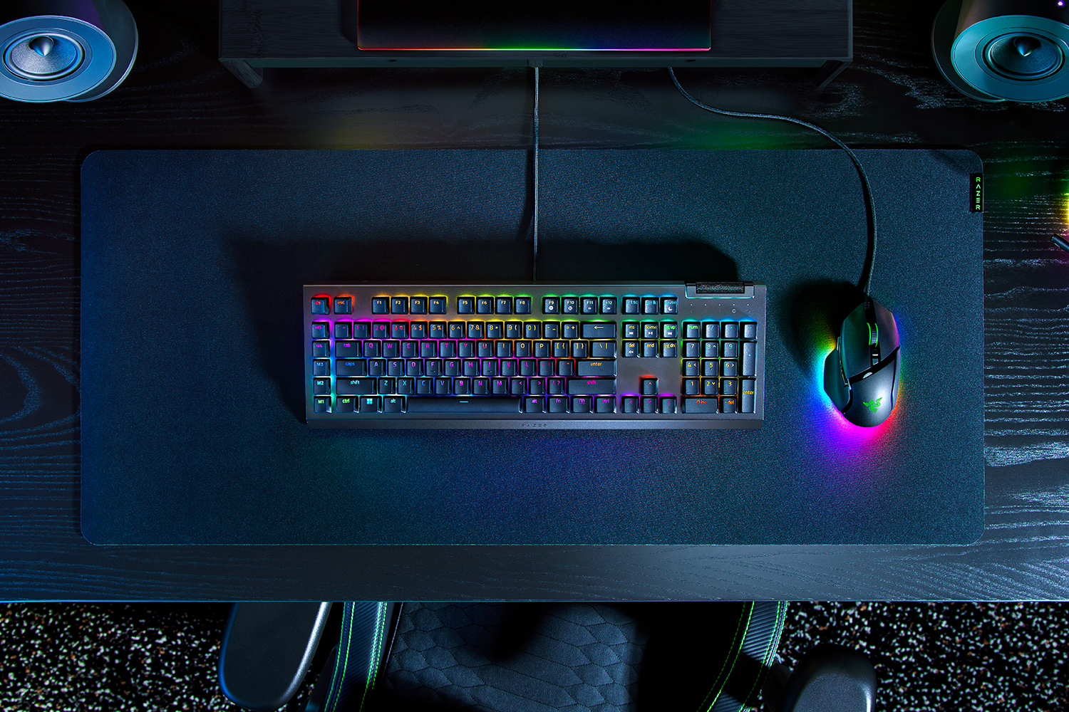 Razer BlackWidow V4 X, цвет: Зелёный чёрный — фото 2