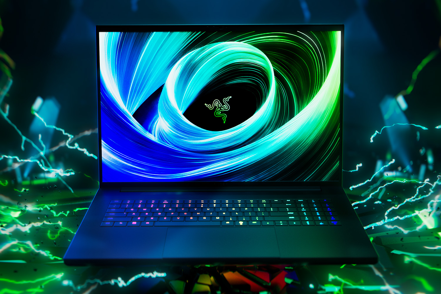 Razer blade 18 | intel core ultra 9 290hx plus | rtx 5080 16gb | 32gb ram 1tb ssd | 18" dual uhd+ 240hz fhd+ 440hz | prenosnik 1 Razer blade 18 rtx 5080 18-palčni dual-mode zaslon sprednji pogled