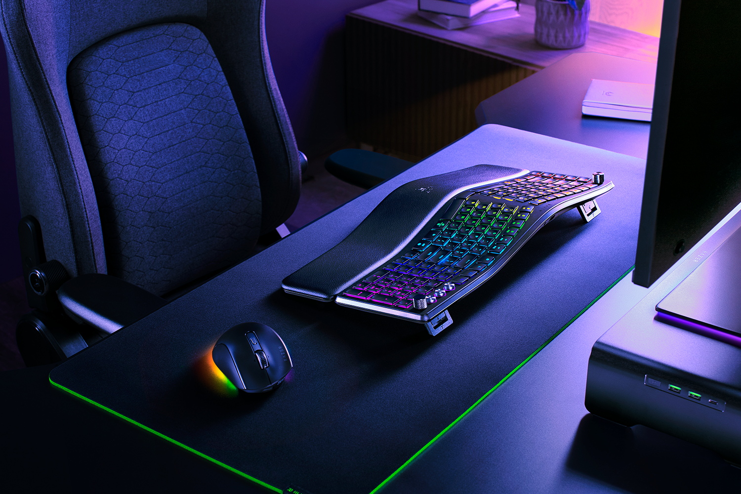 Razer pro type ergo ergonomska brezžična tipkovnica us slo sprednji pogled