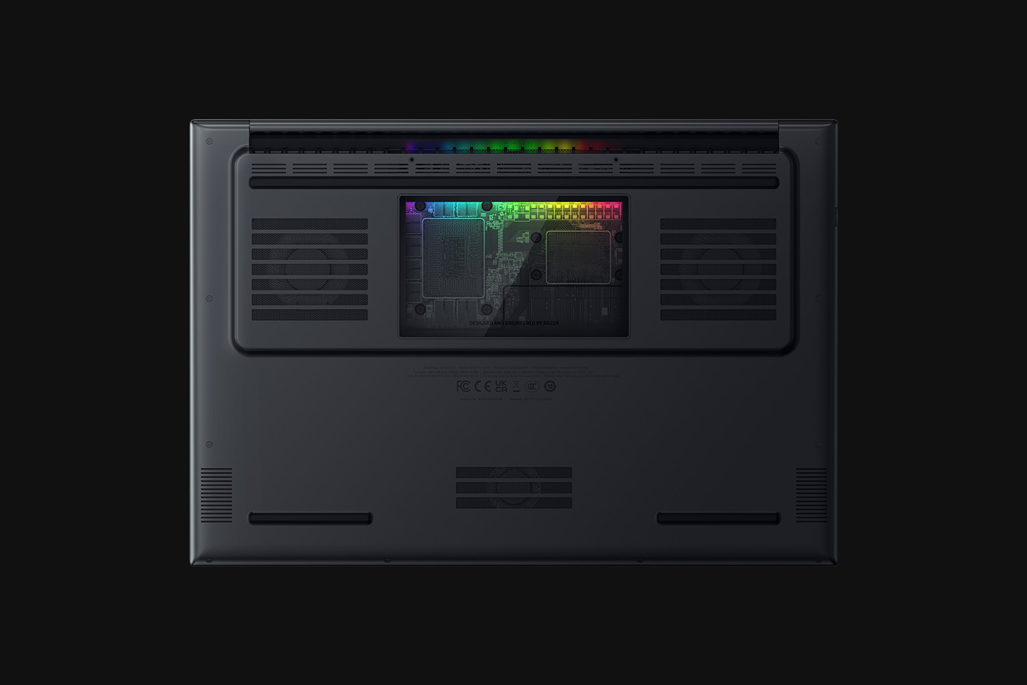 Razer blade 18 | intel core ultra 9 290hx plus | rtx 5080 16gb | 32gb ram 1tb ssd | 18" dual uhd+ 240hz fhd+ 440hz | prenosnik 2 Razer blade 18 aluminijasto ohišje in tipkovnica s chroma rgb osvetlitvijo