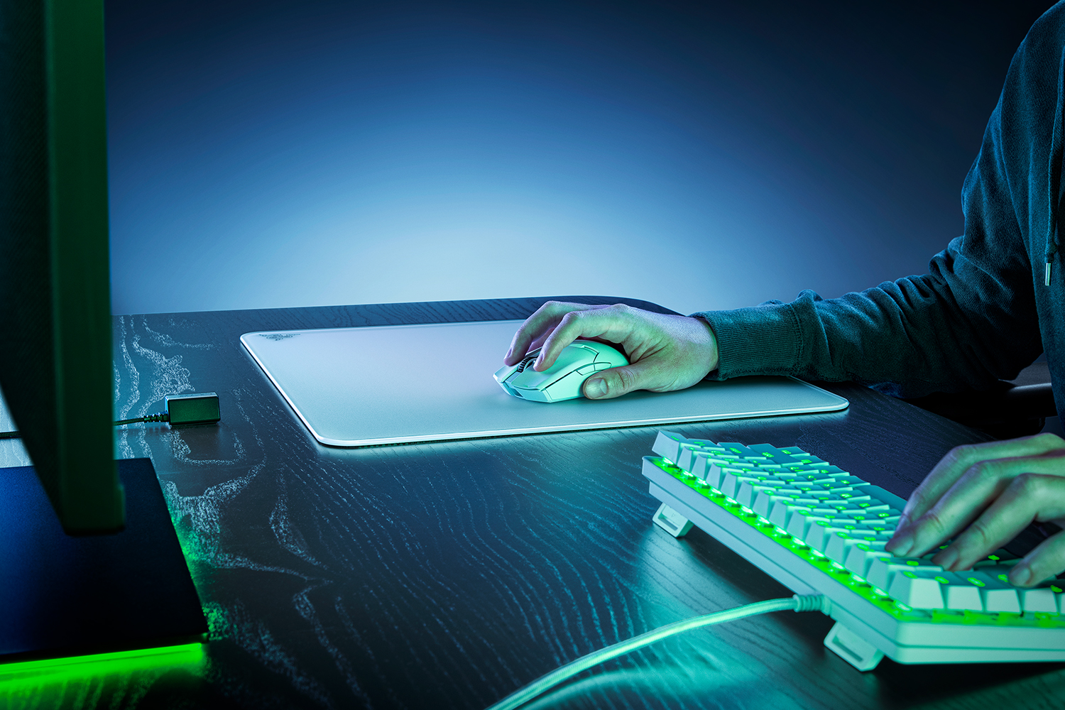 Razer Atlas White Gaming Mouse Mat Surface View