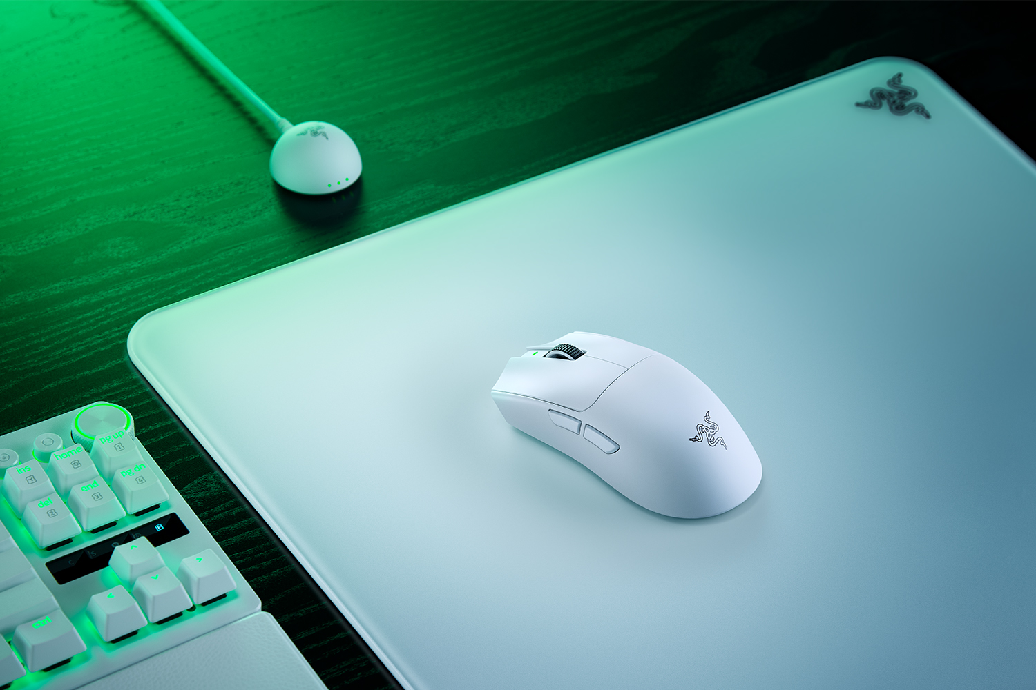 Razer viper v4 pro white gaming miška stranski pogled